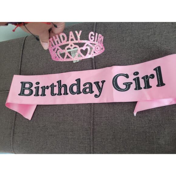 Birthday Girl Pink Sash‎ w/ Black Text And Glitter Tiara - Picture 1 of 6